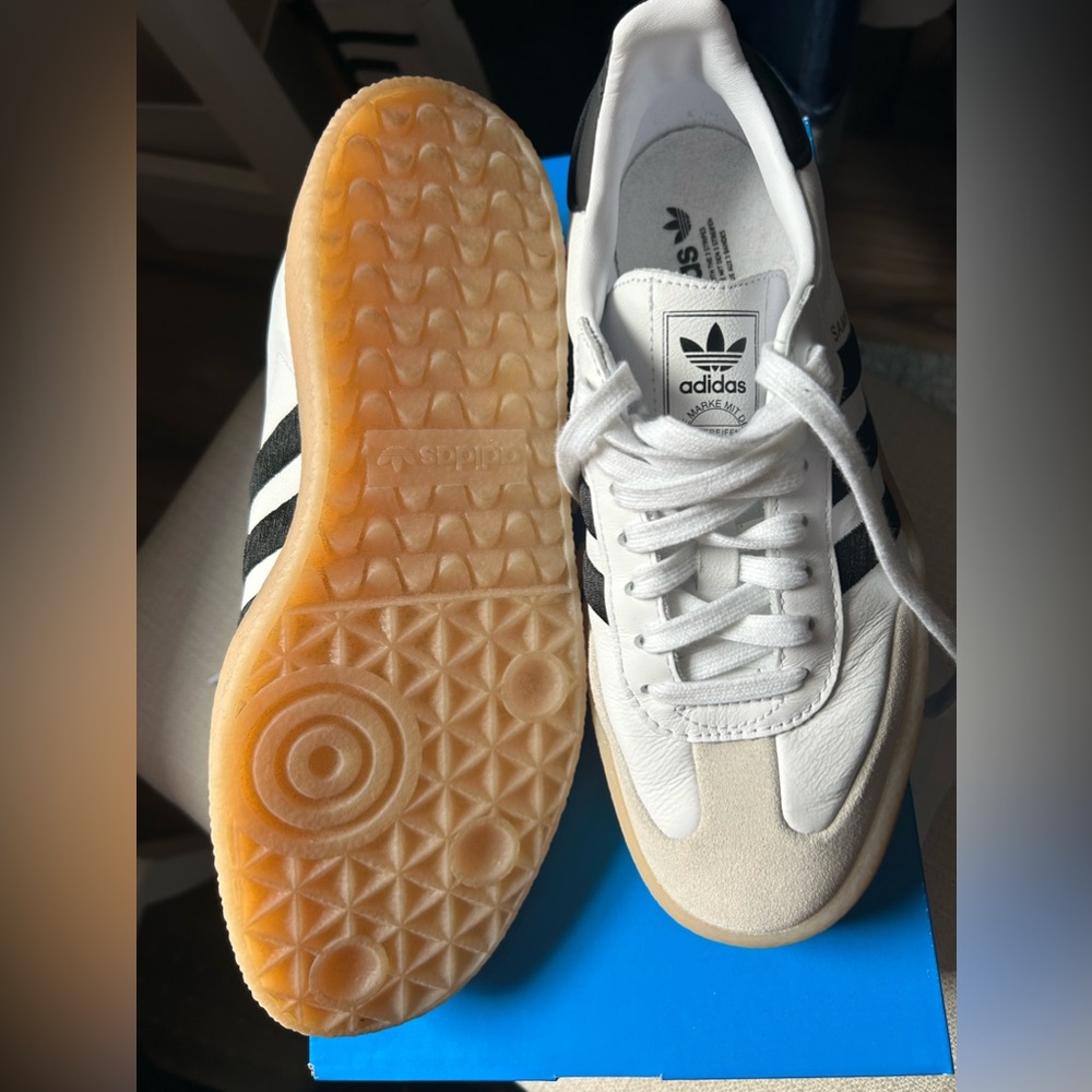 ADIDAS SAMBA SAMBAE - 8.5 - ONLY WORN ONCE!
